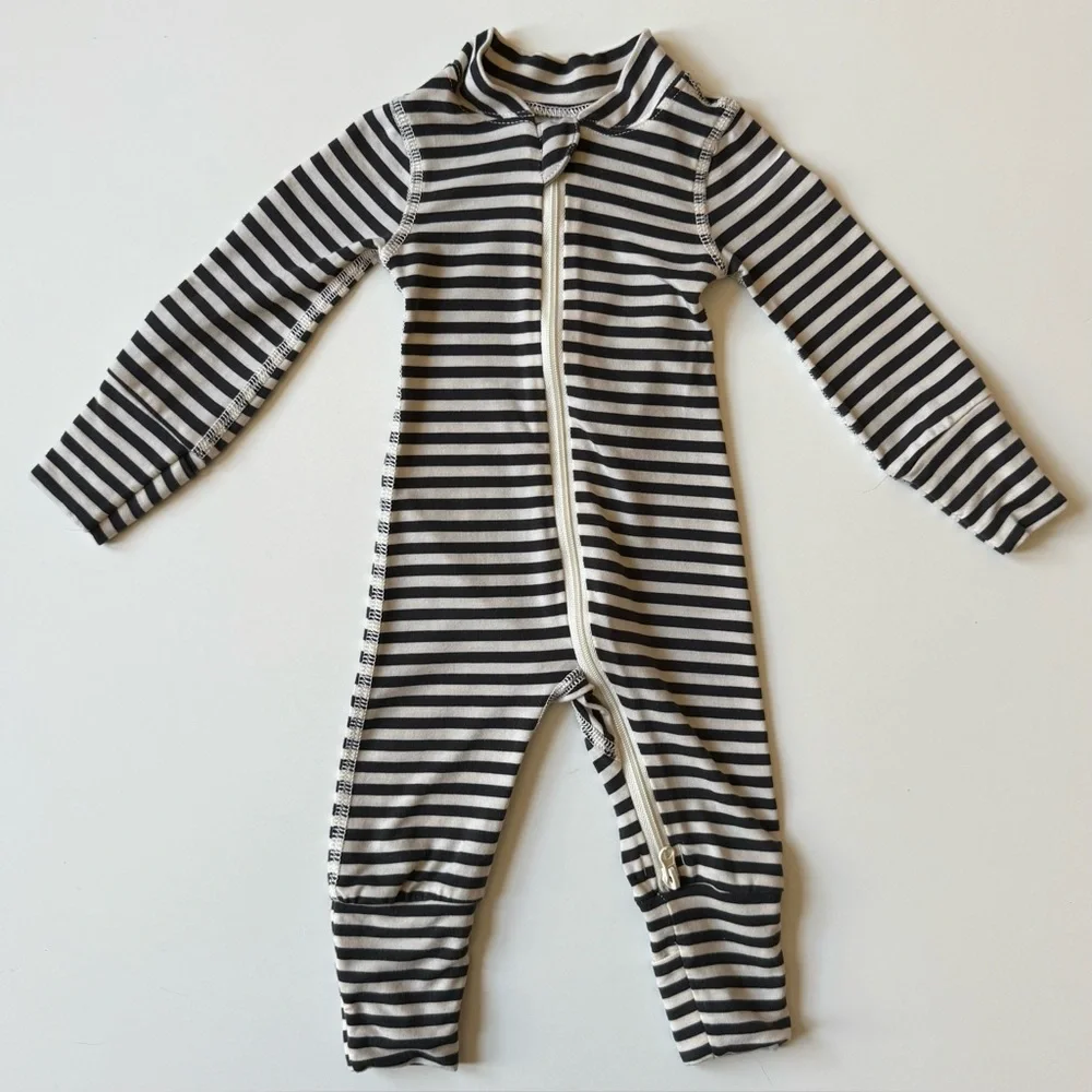 Hanna Andersson Newborn Unisex 2-Way Zip Sleepers in HannaSoft - Bundle of 3 - Picture 2 of 16